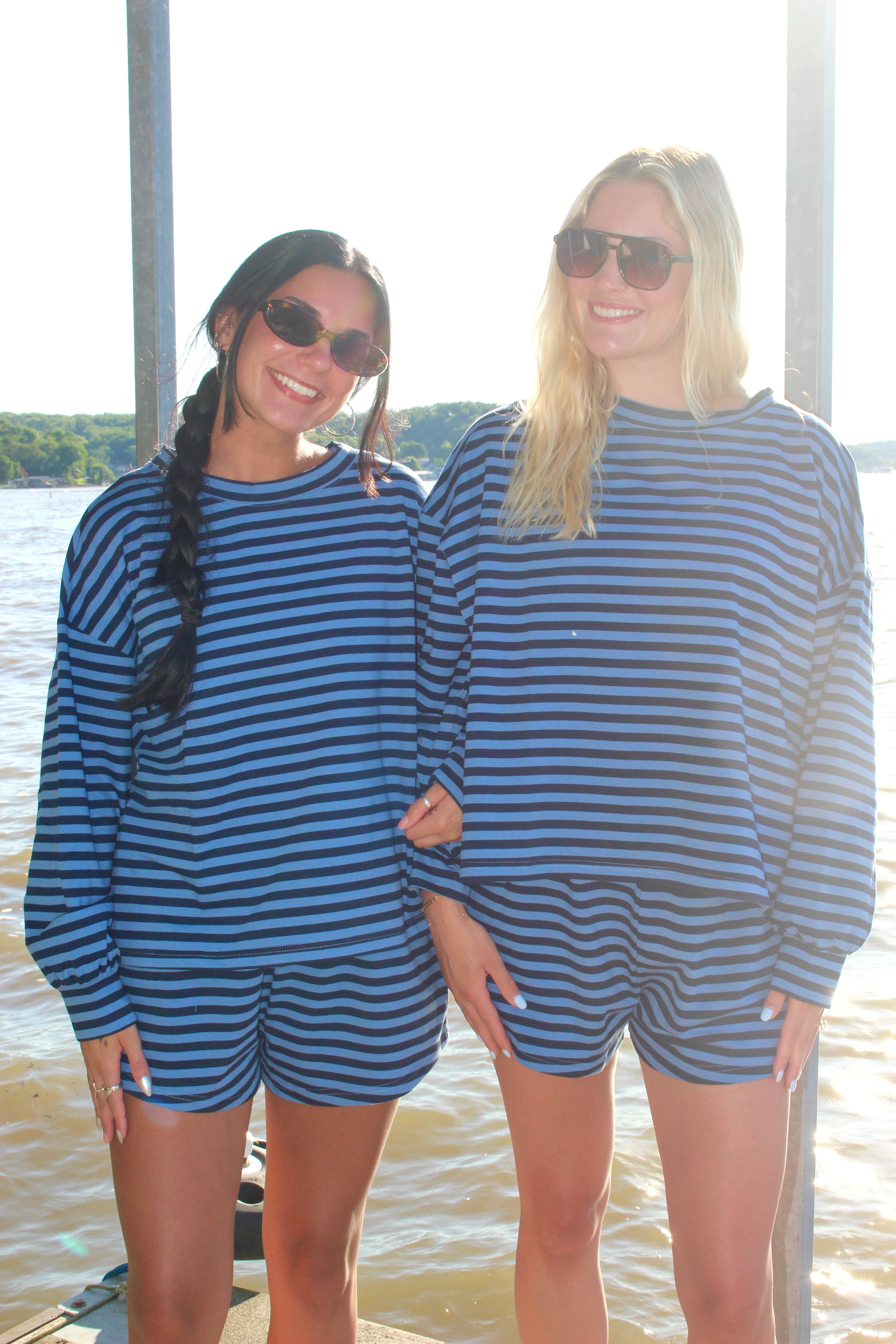 Lakeside Lounge Top